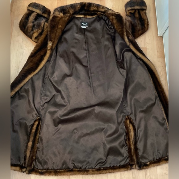 Regal Faux-Fur Vintage Long Brown Coat Size S-L - Picture 12 of 16